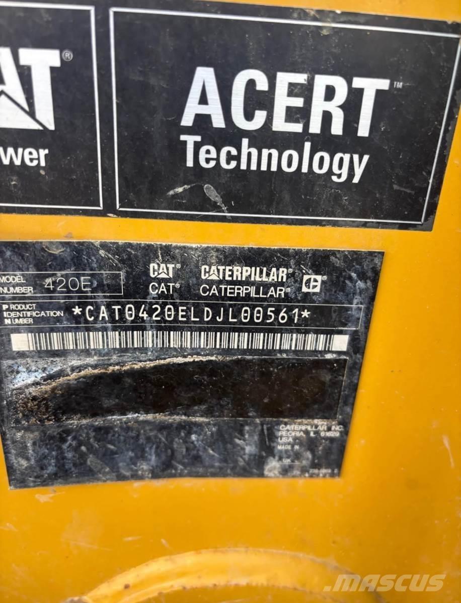 CAT 420E Retroescavadeiras