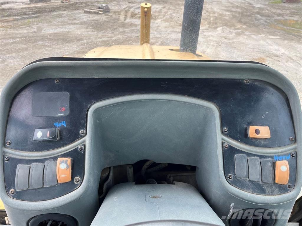 CAT 430D Retroescavadeiras