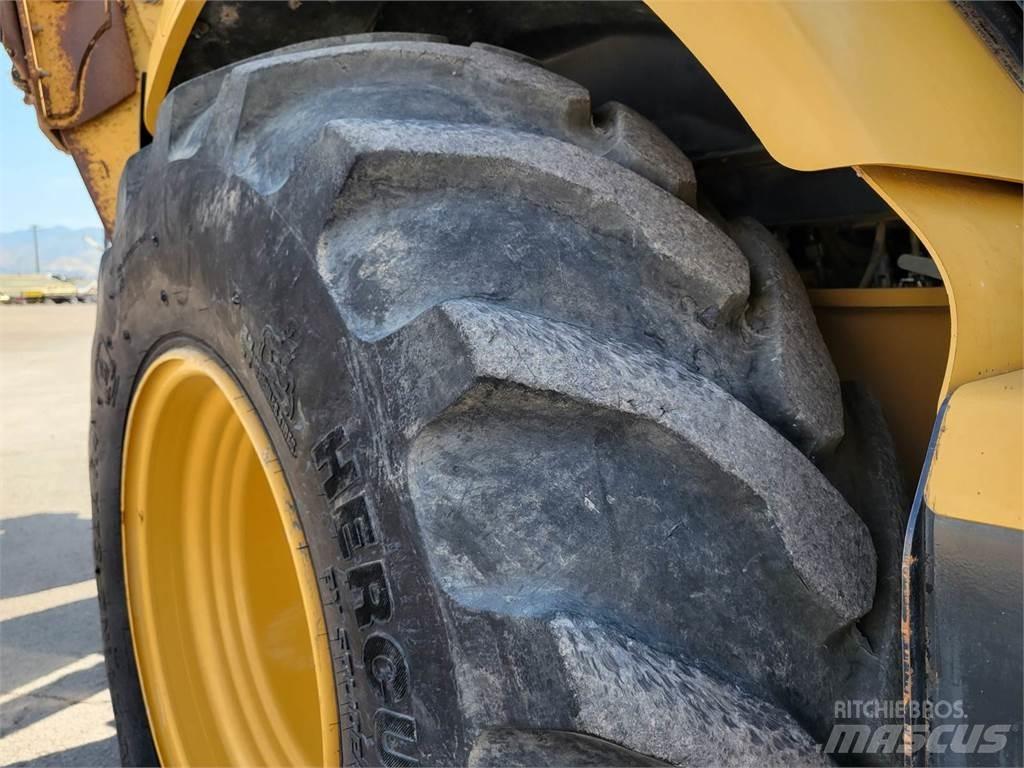 CAT 450F Escavadeiras de esteiras