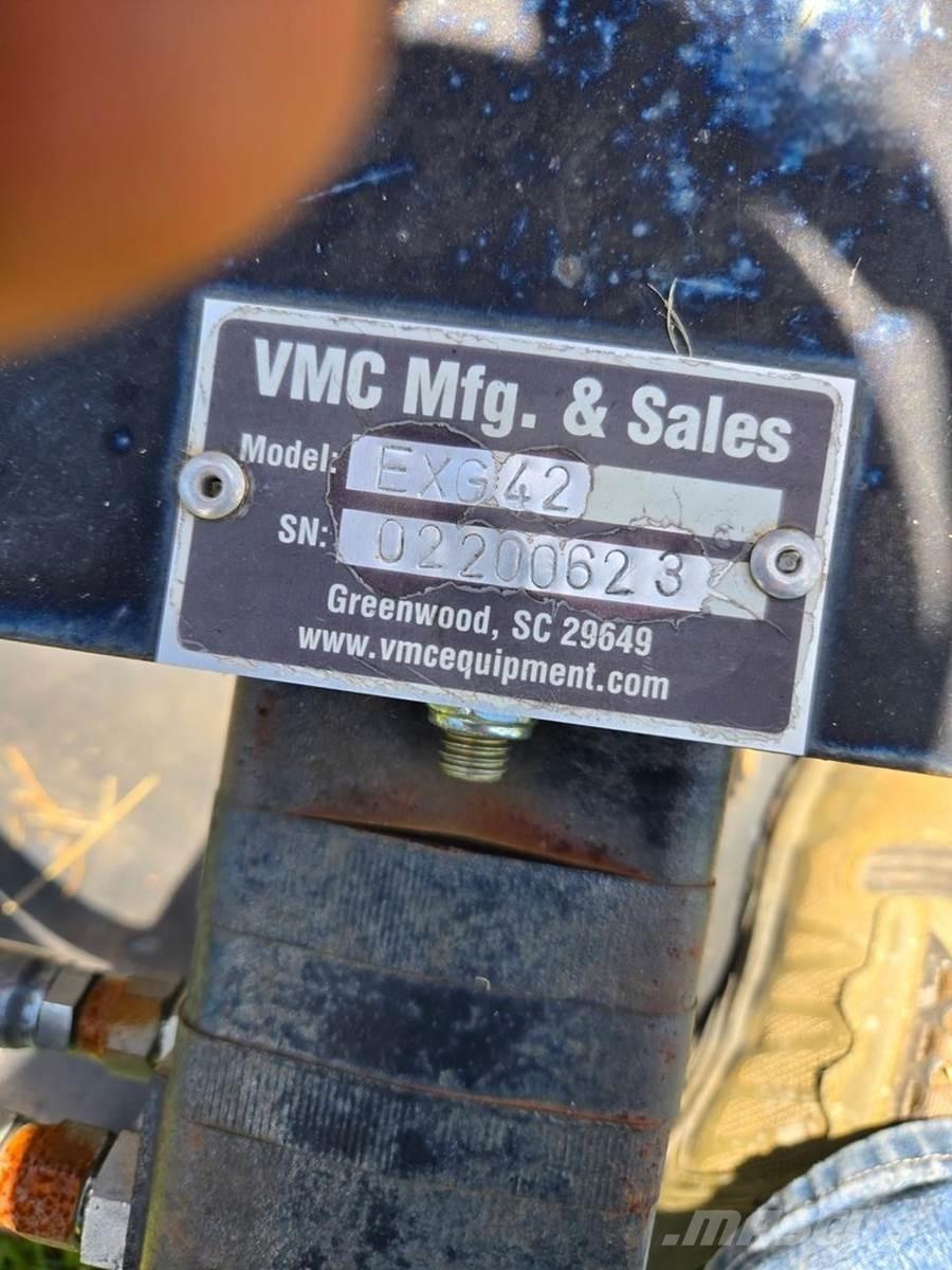 CAT 60 Miniescavadeiras