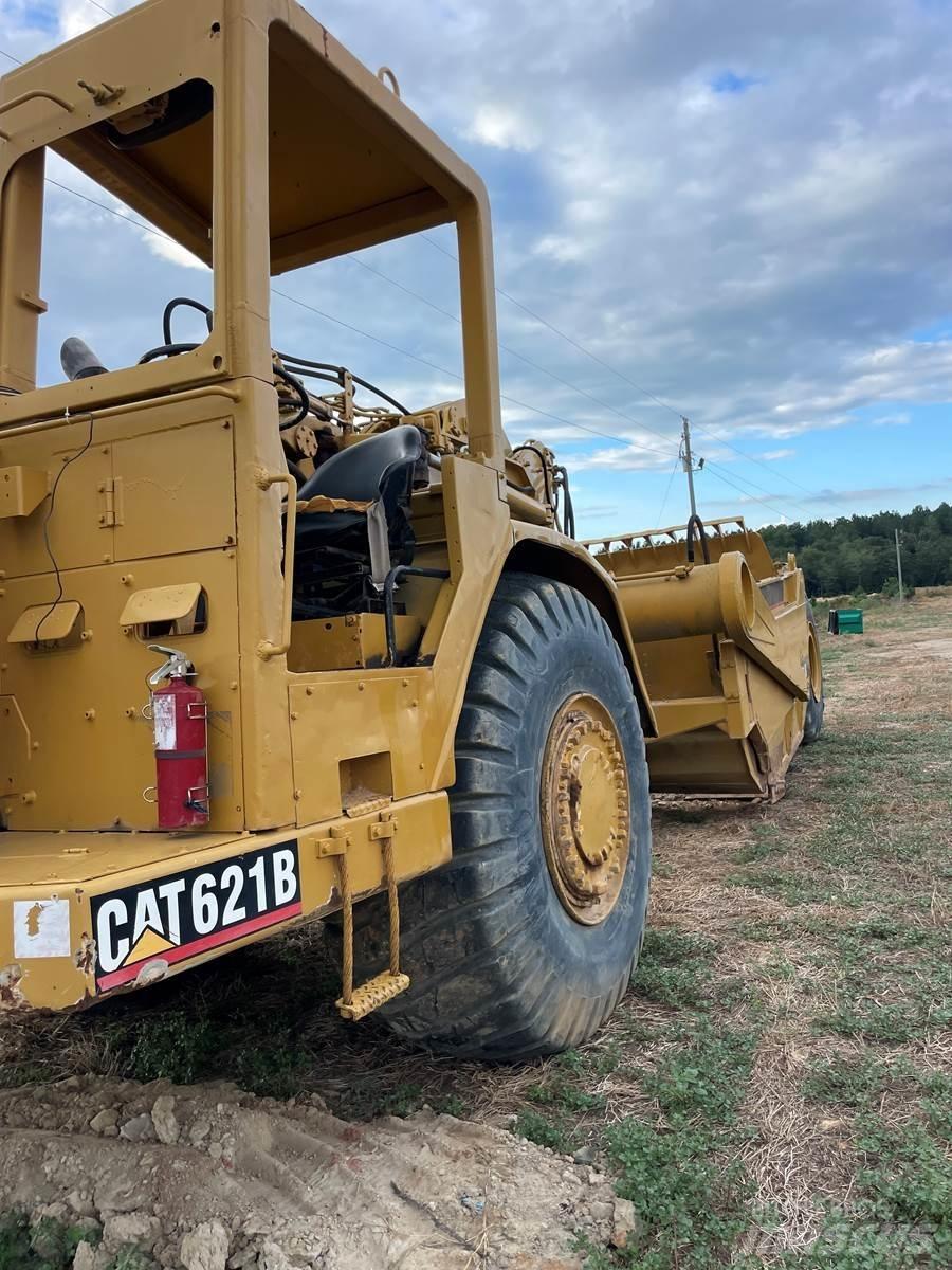 CAT 621B Raspadores