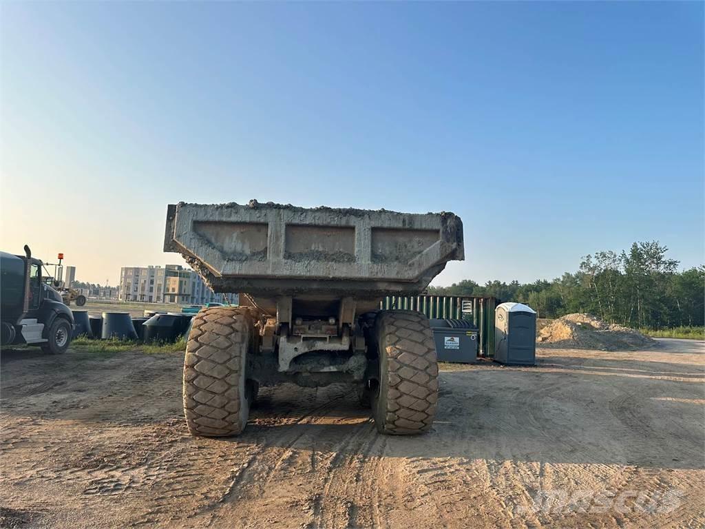 CAT 740 Caminhões articulados