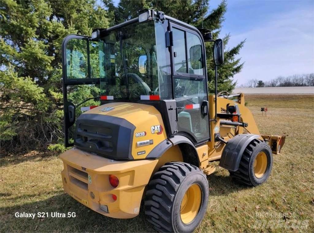 CAT 903D Carregadeiras de rodas