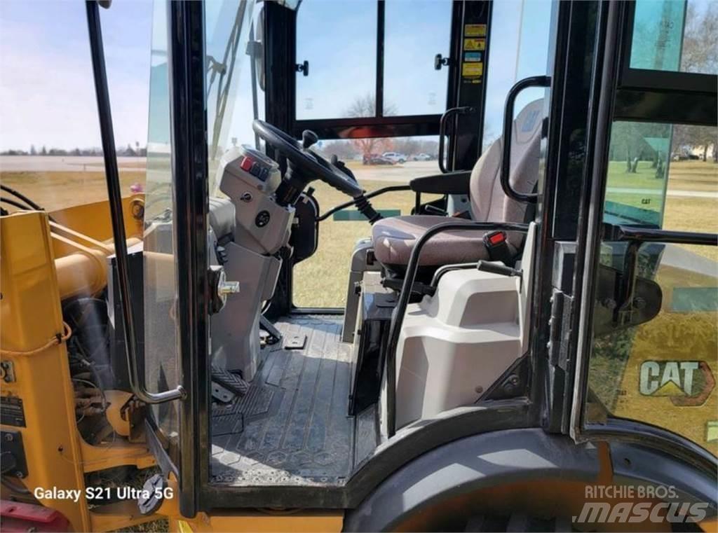 CAT 903D Carregadeiras de rodas