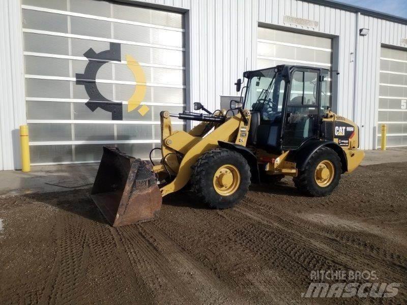 CAT 906M Carregadeiras de rodas
