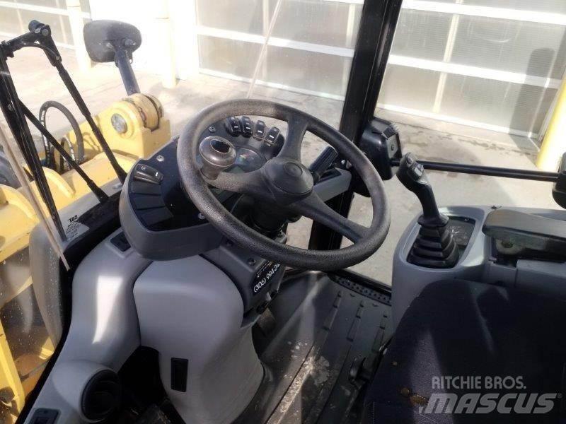CAT 906M Carregadeiras de rodas