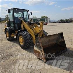 CAT 906M Carregadeiras de rodas