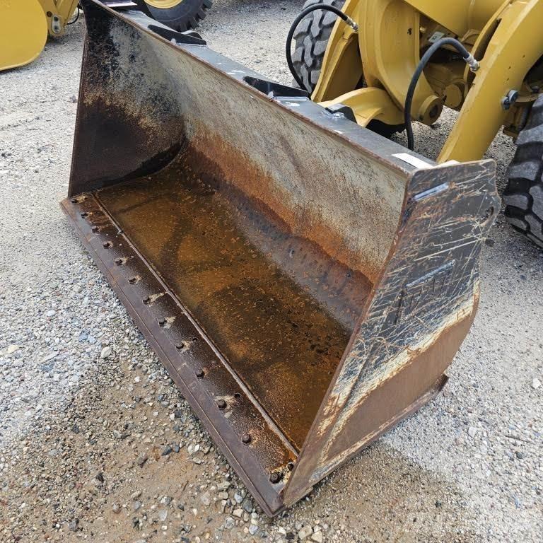 CAT 906M Carregadeiras de rodas