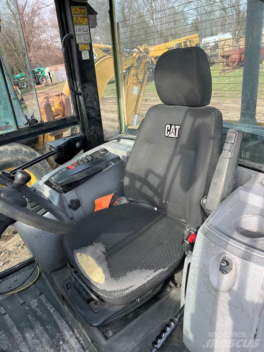 CAT 906M Carregadeiras de rodas