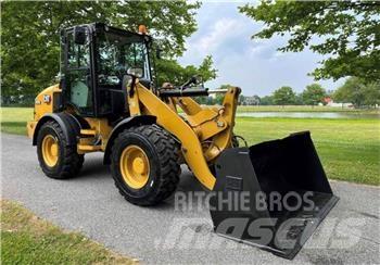 CAT 908M Carregadeiras de rodas