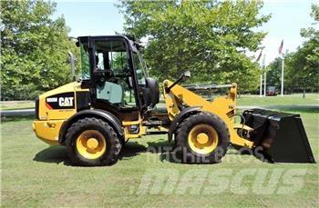 CAT 908M Carregadeiras de rodas