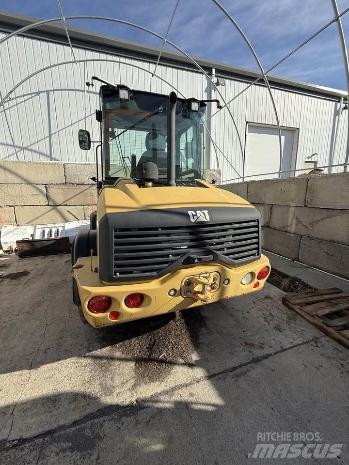 CAT 908M Carregadeiras de rodas