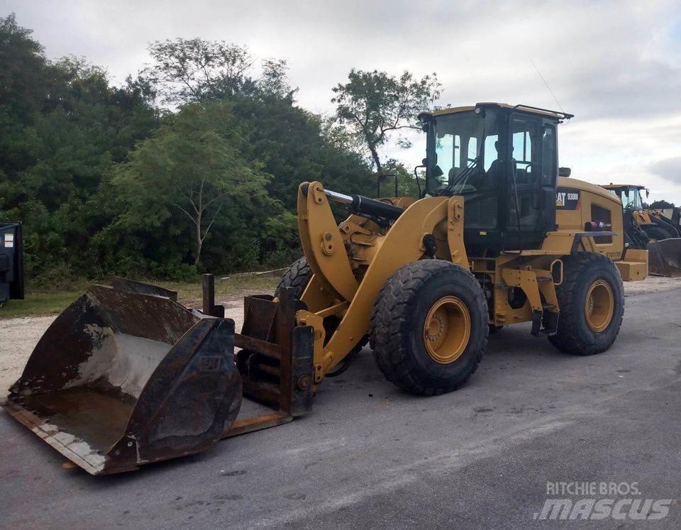 CAT 930M Carregadeiras de rodas