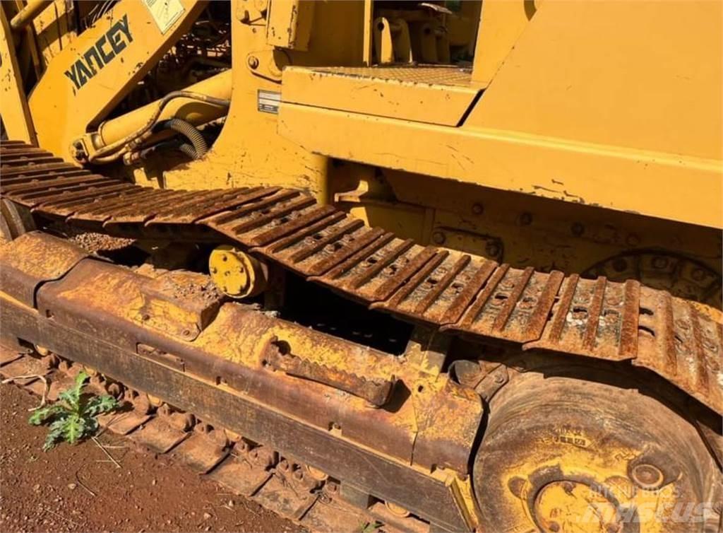 CAT 933C Dozers - Tratores rastos