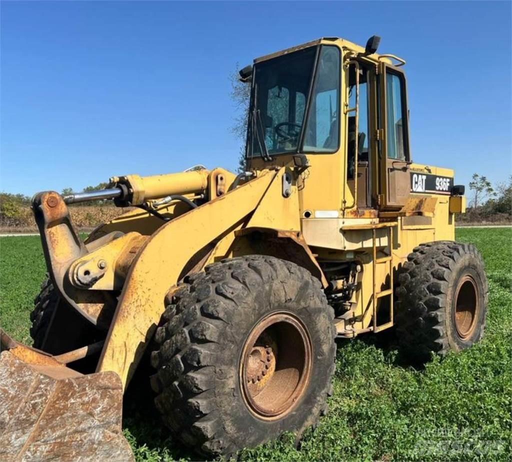 CAT 936F Carregadeiras de rodas