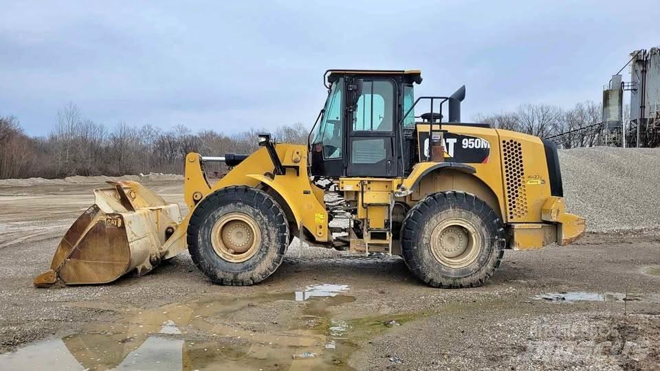 CAT 950M Carregadeiras de rodas