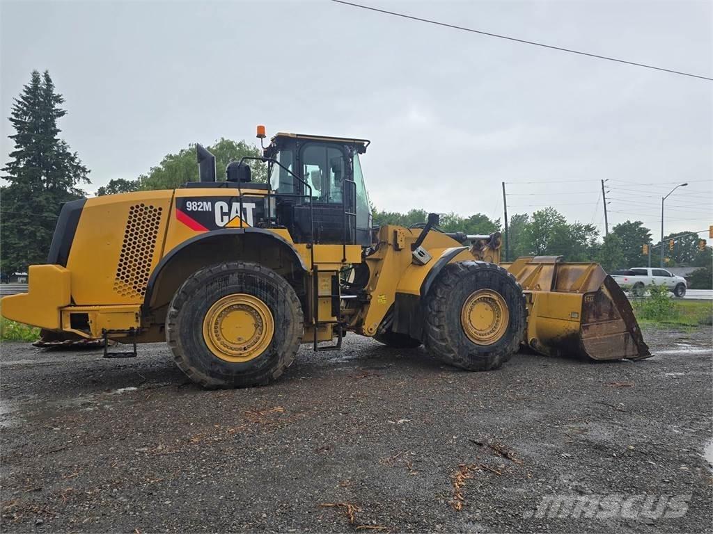 CAT 982M Carregadeiras de rodas