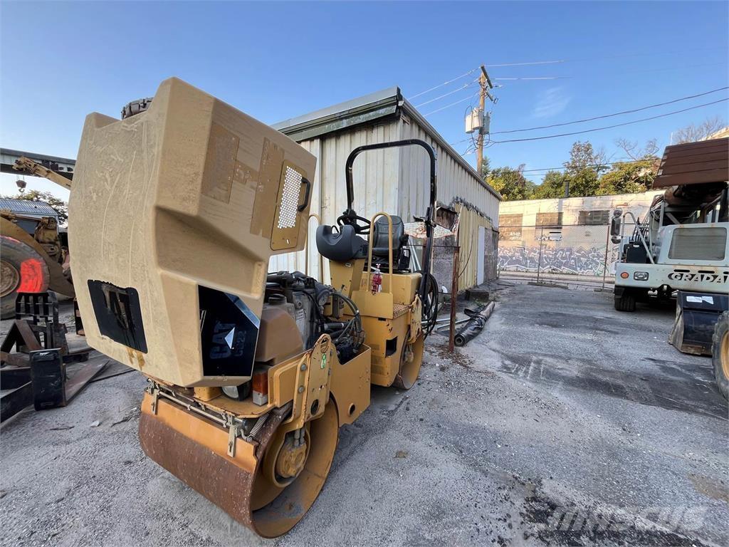 CAT CB22 Cilindros Compactadores monocilíndricos