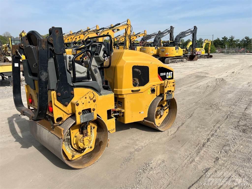 CAT CB24B Cilindros Compactadores monocilíndricos