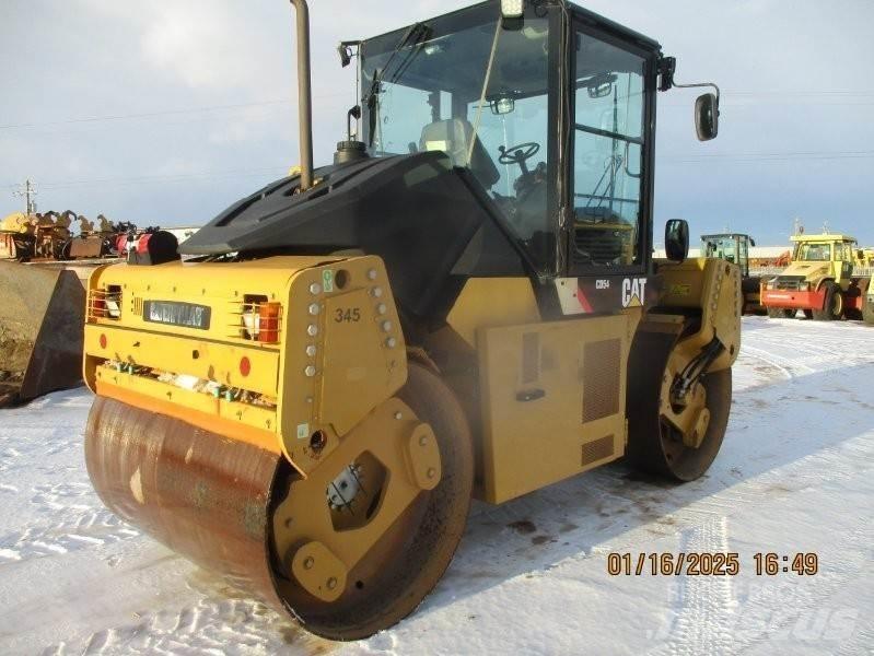 CAT CD54 Cilindros Compactadores de pneus