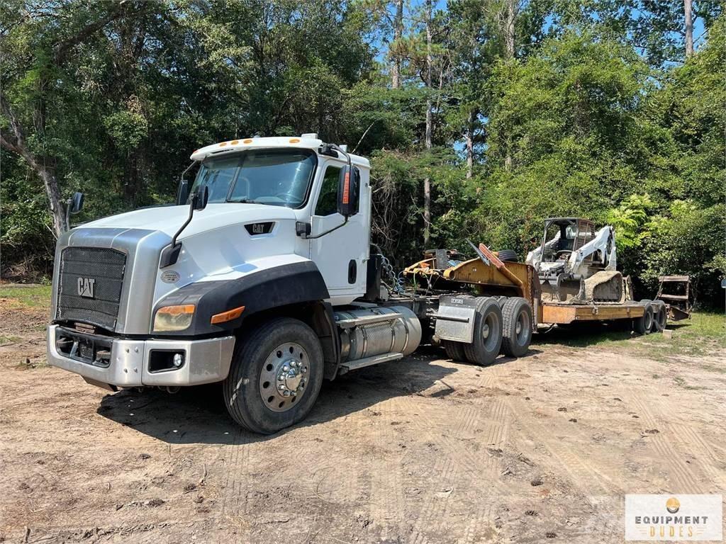 CAT CT660S Cavalos Mecânicos