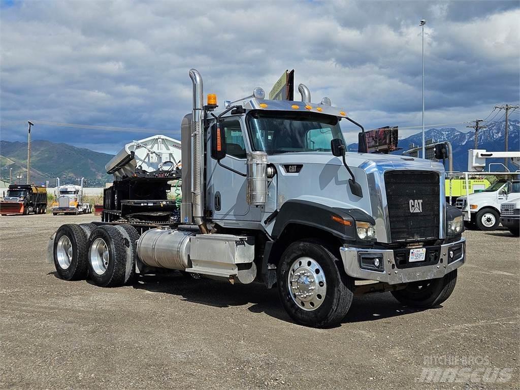 CAT CT680L Cavalos Mecânicos