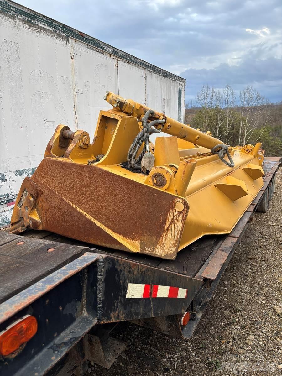 CAT D10R Dozers - Tratores rastos