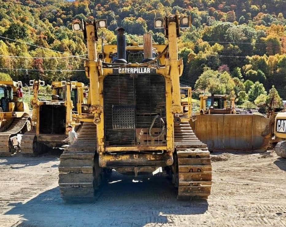 CAT D10T Dozers - Tratores rastos