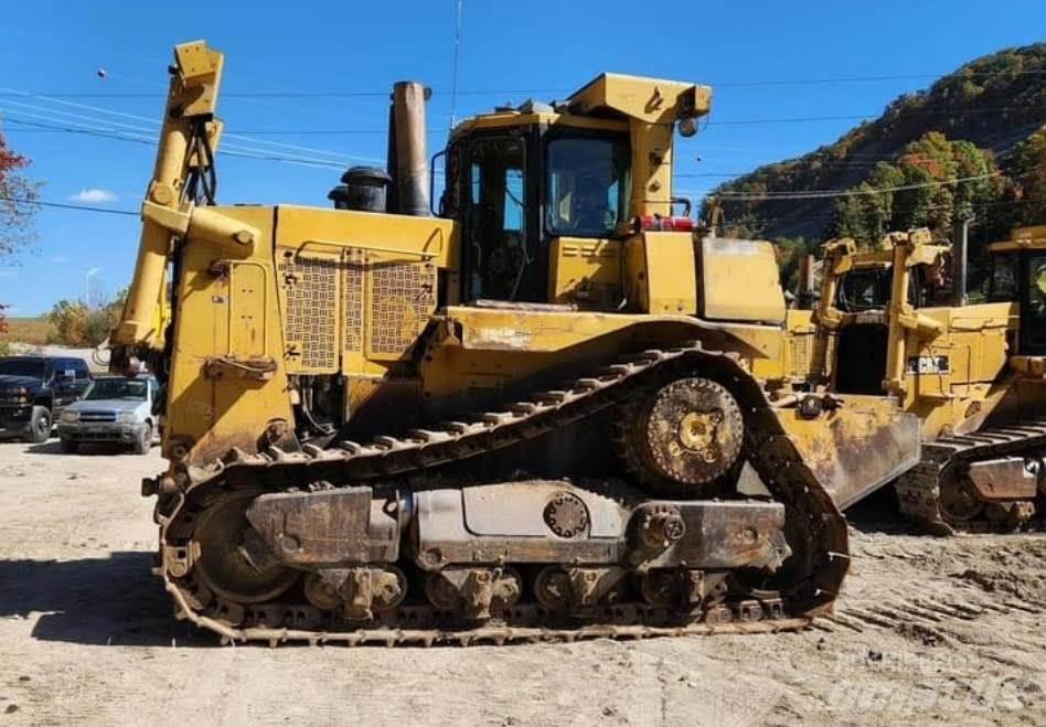 CAT D10T Dozers - Tratores rastos
