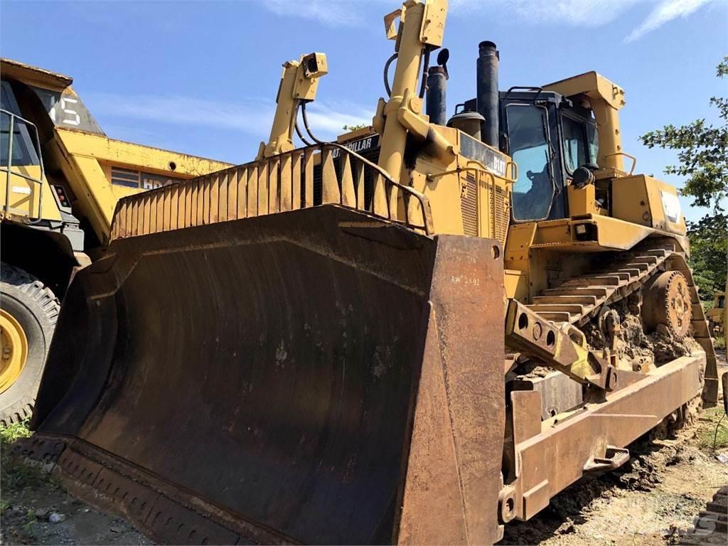 CAT D10T Dozers - Tratores rastos