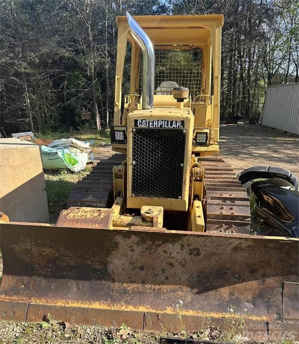 CAT D3B Dozers - Tratores rastos