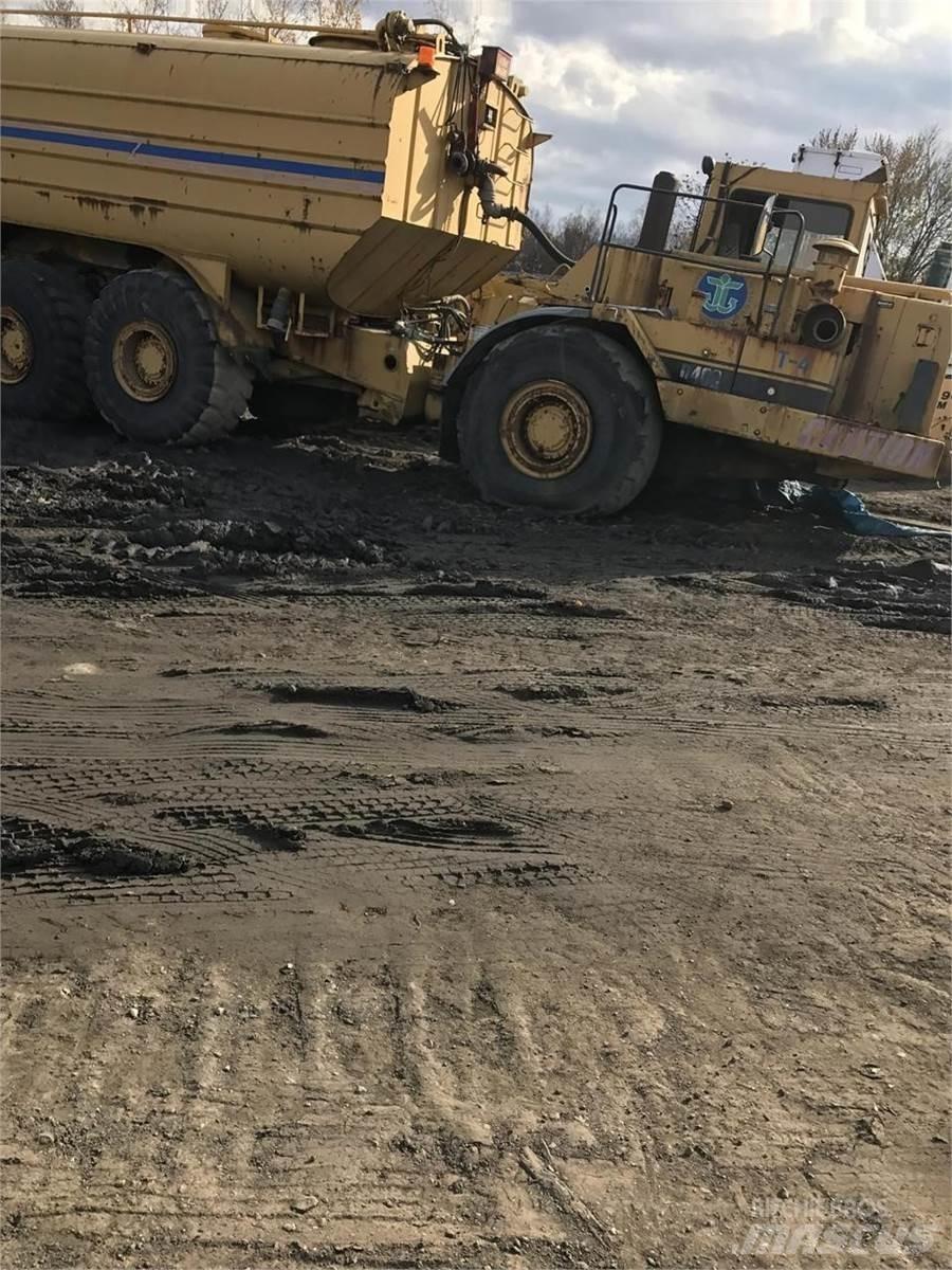 CAT D400 Camiões-cisterna
