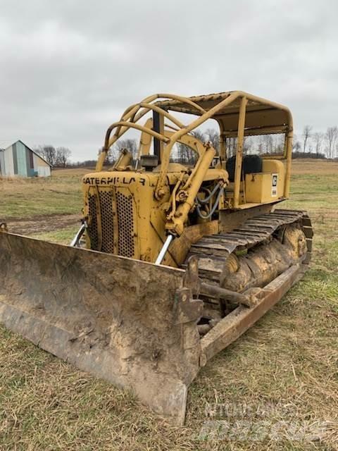 CAT D4D Dozers - Tratores rastos