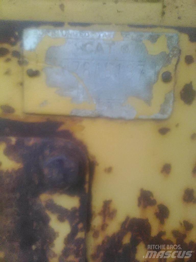 CAT D4D Dozers - Tratores rastos