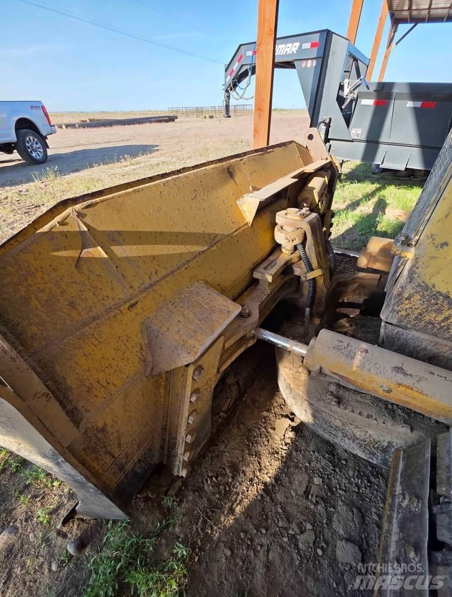 CAT D4H Dozers - Tratores rastos