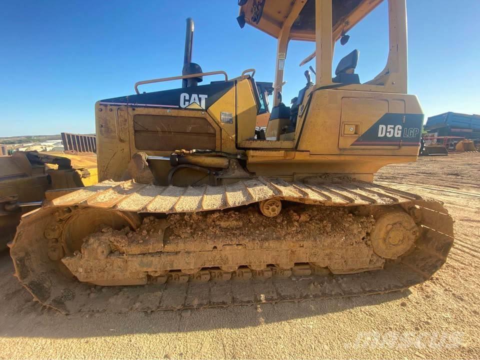CAT D5G Dozers - Tratores rastos