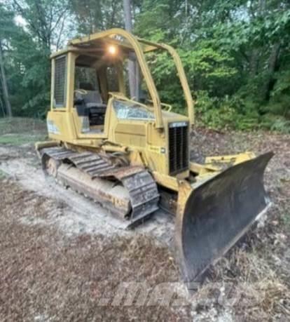CAT D5G Dozers - Tratores rastos