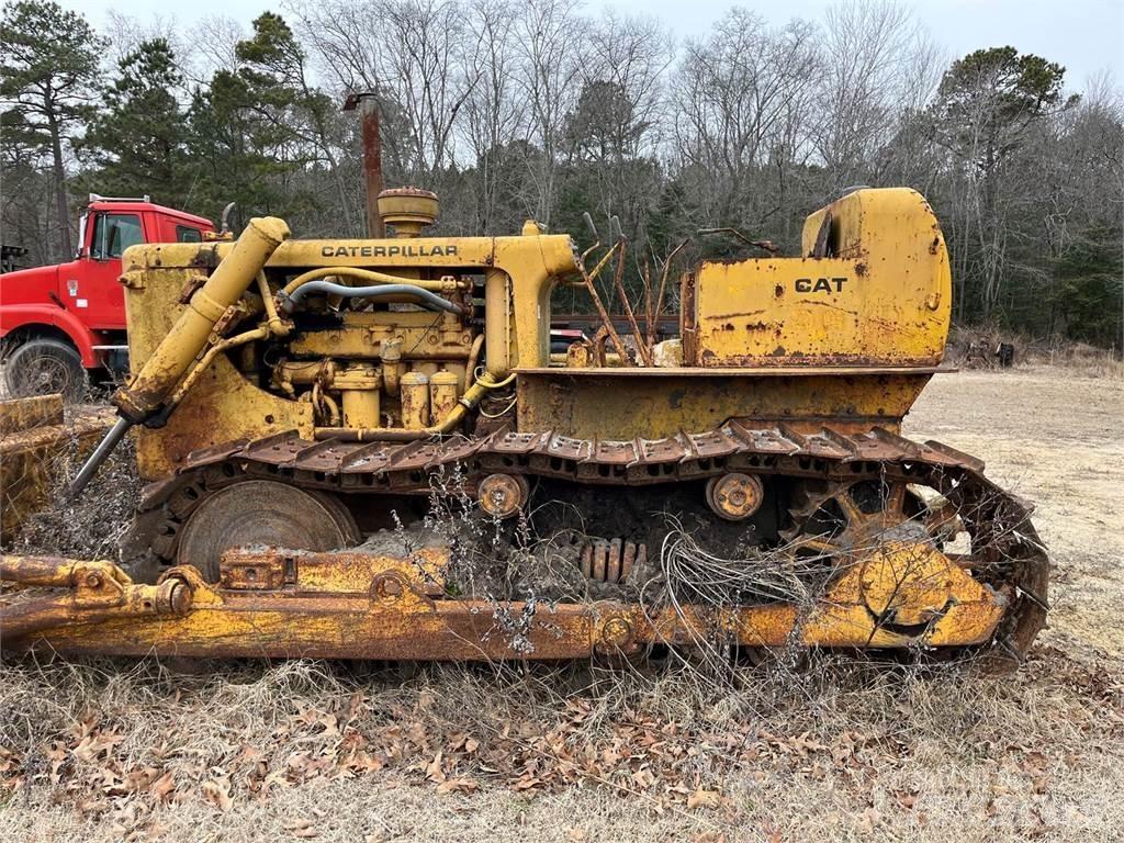 CAT D6 Dozers - Tratores rastos