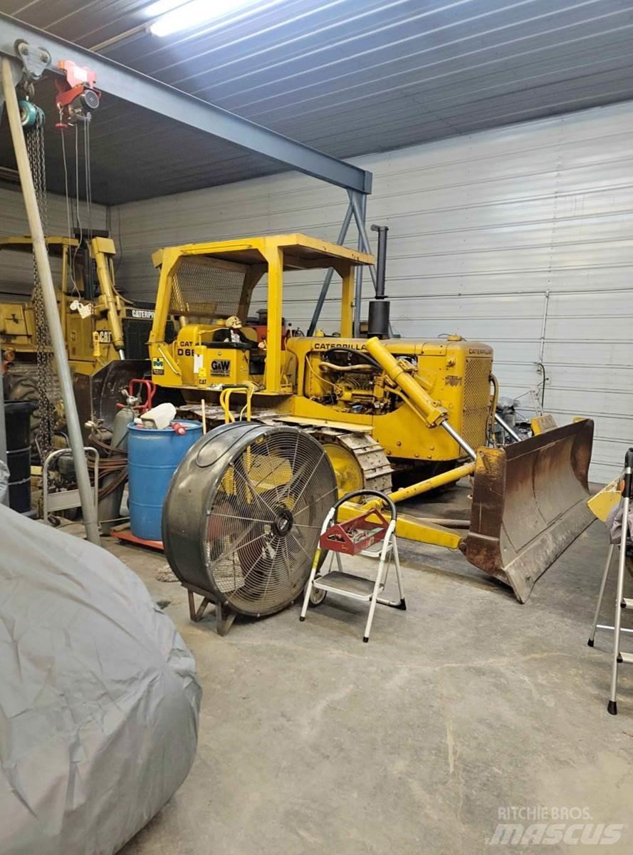 CAT D6B Dozers - Tratores rastos