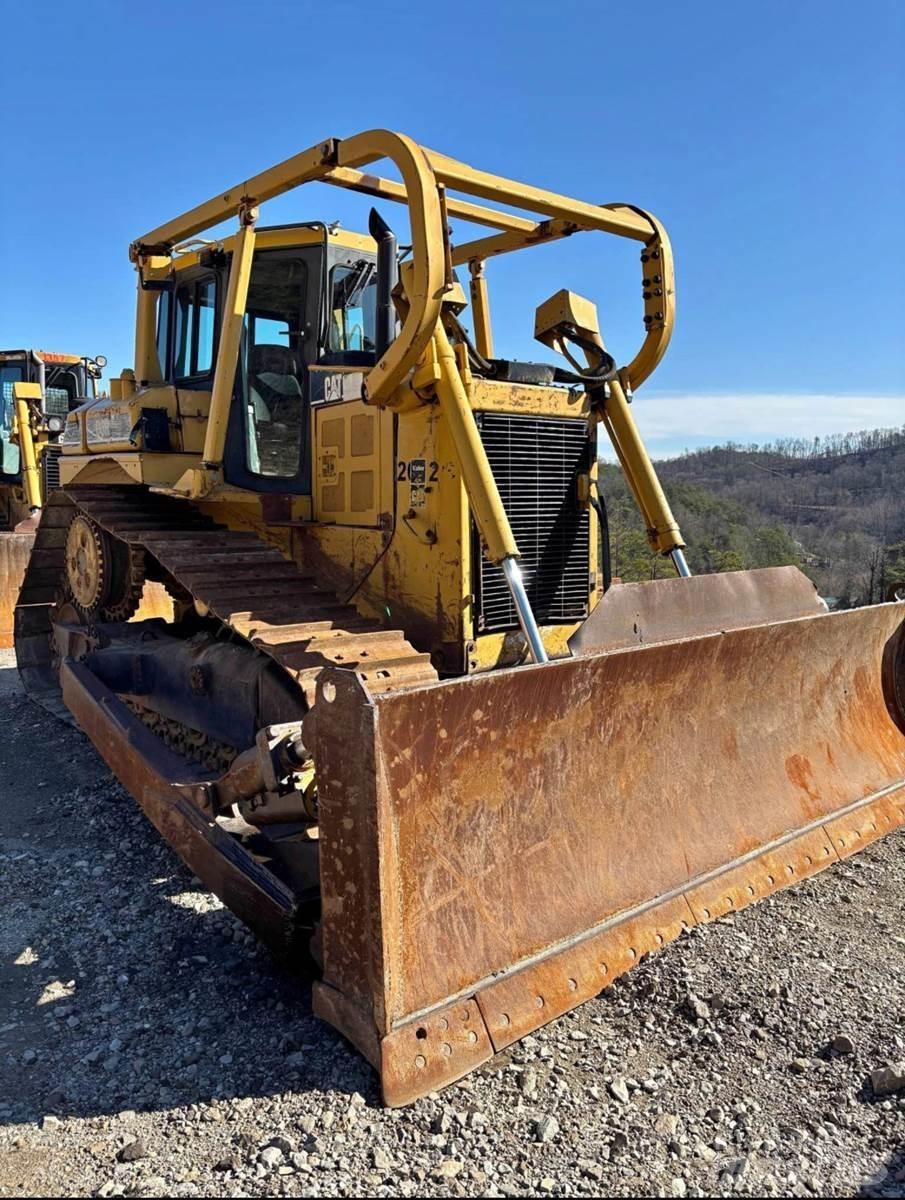 CAT D6R Dozers - Tratores rastos