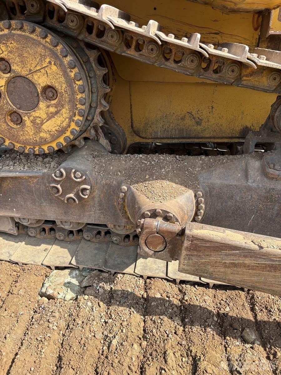 CAT D6R Dozers - Tratores rastos