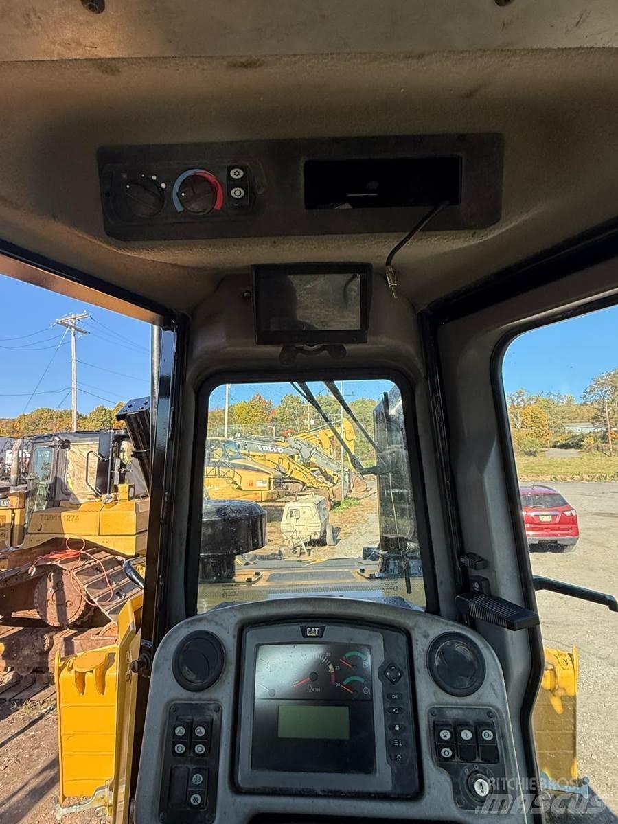 CAT D6T Dozers - Tratores rastos