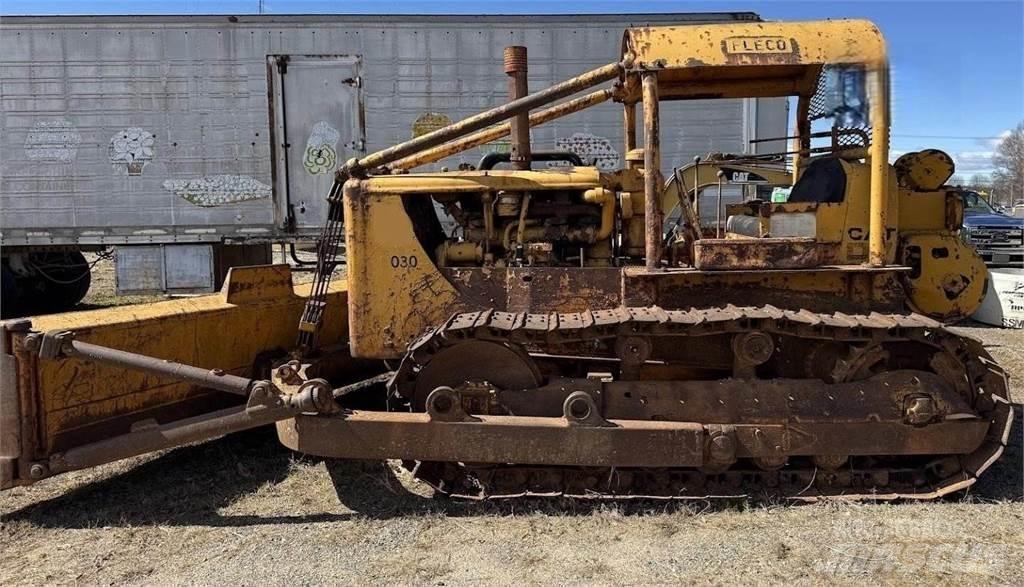 CAT D7 Dozers - Tratores rastos