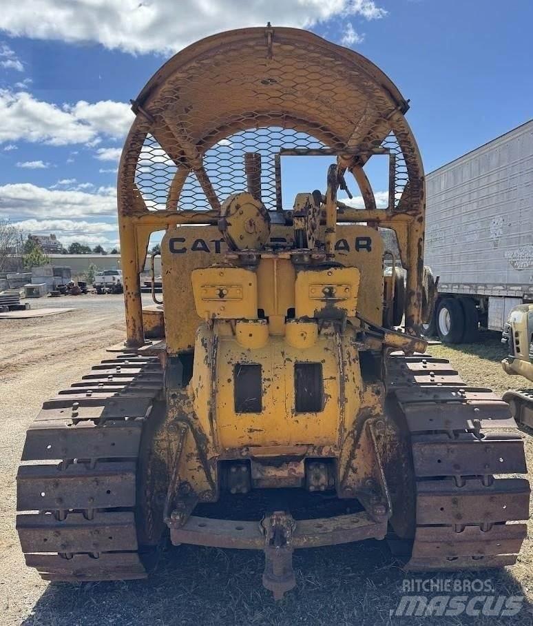 CAT D7 Dozers - Tratores rastos