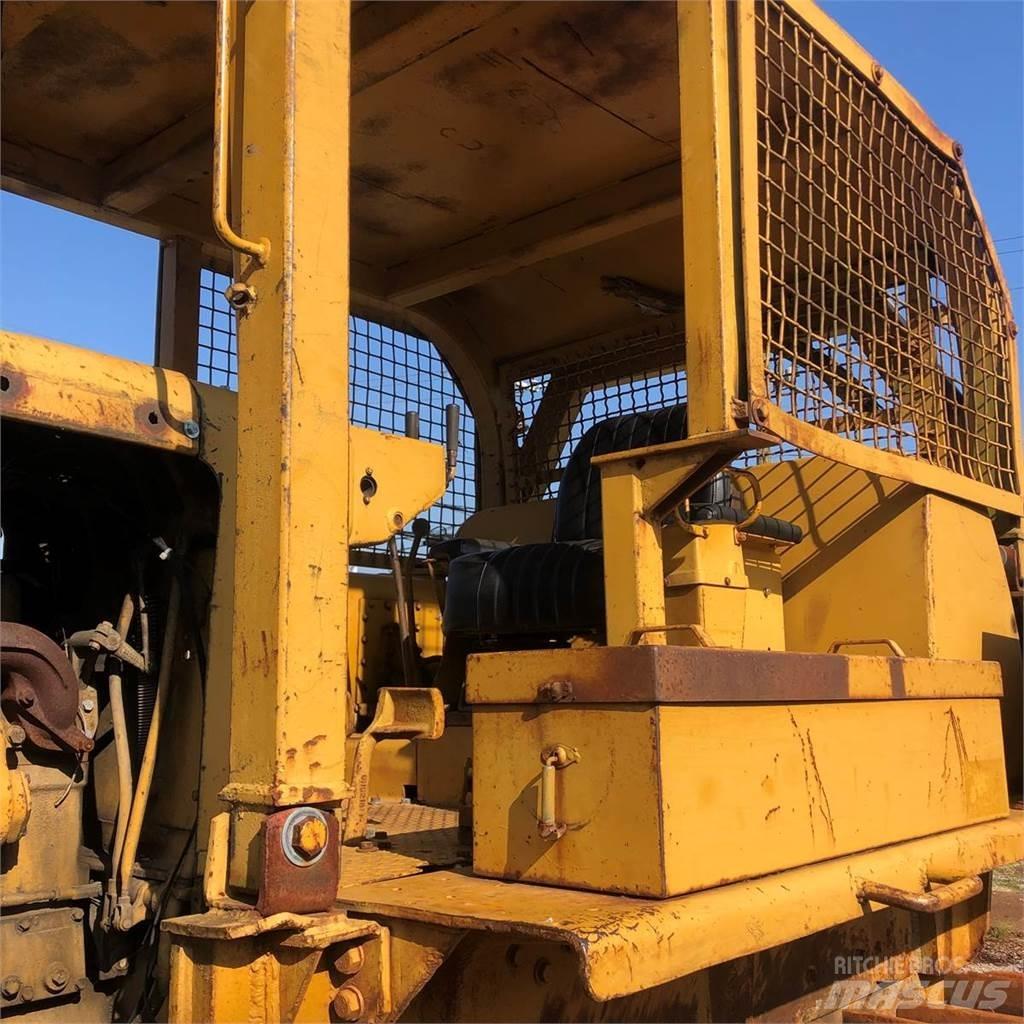 CAT D8H Dozers - Tratores rastos