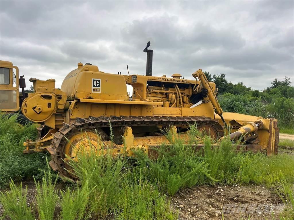 CAT D8H Dozers - Tratores rastos