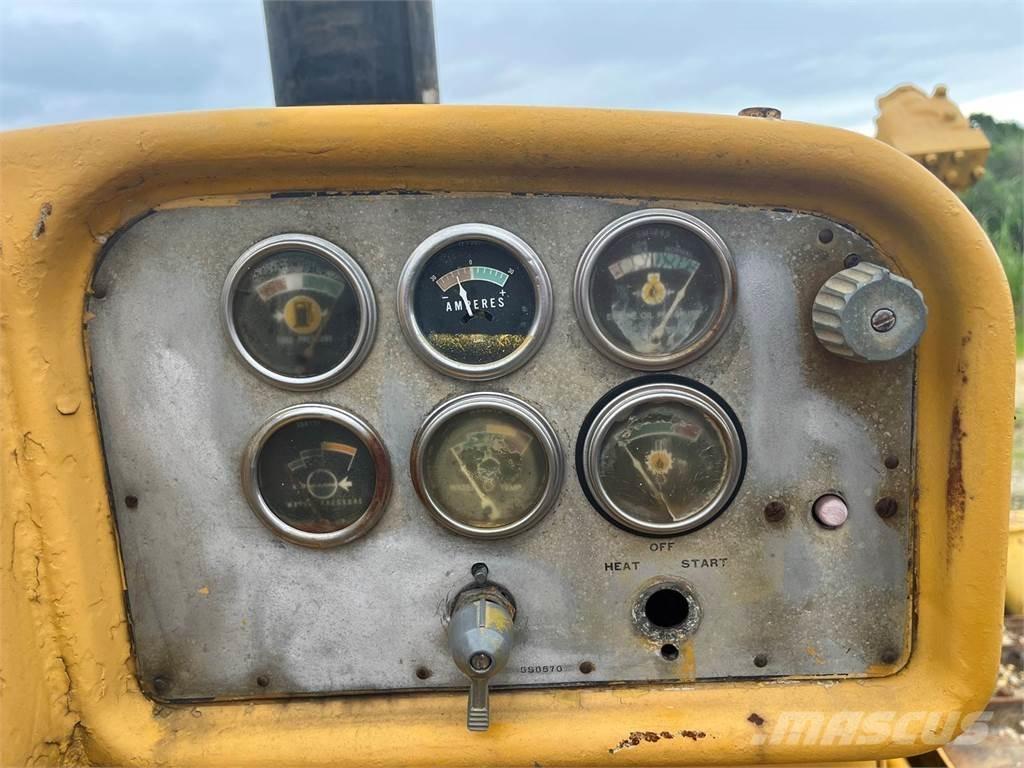CAT D8H Dozers - Tratores rastos