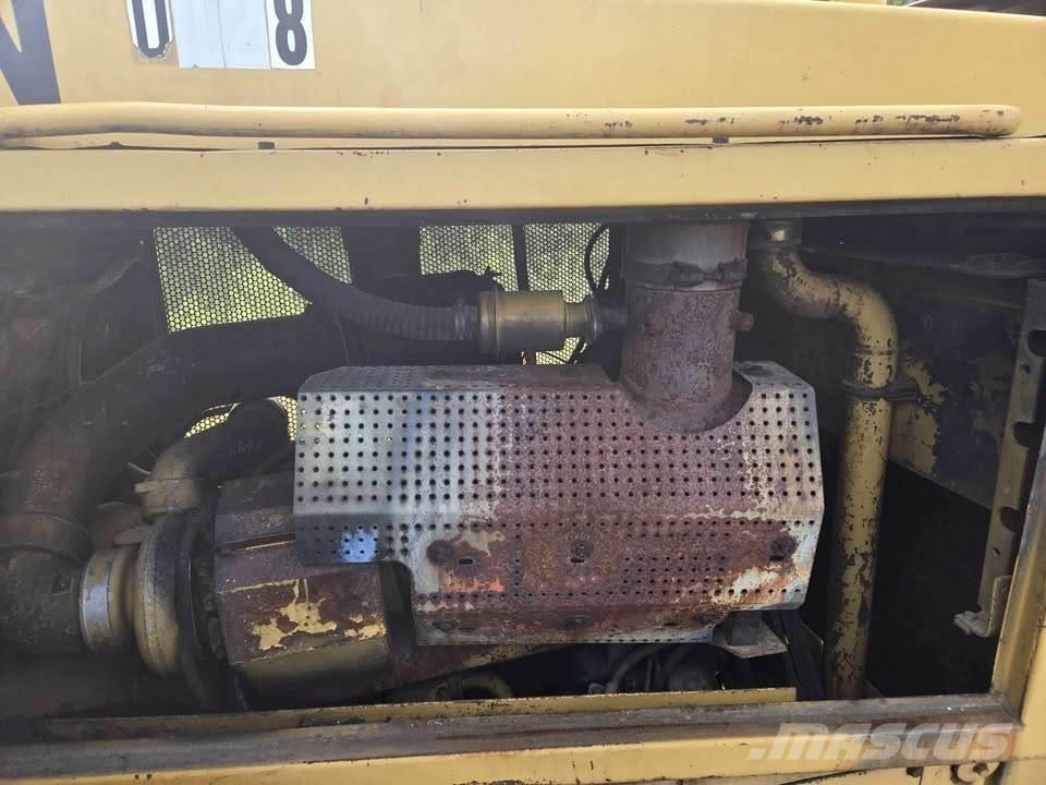 CAT D8N Dozers - Tratores rastos