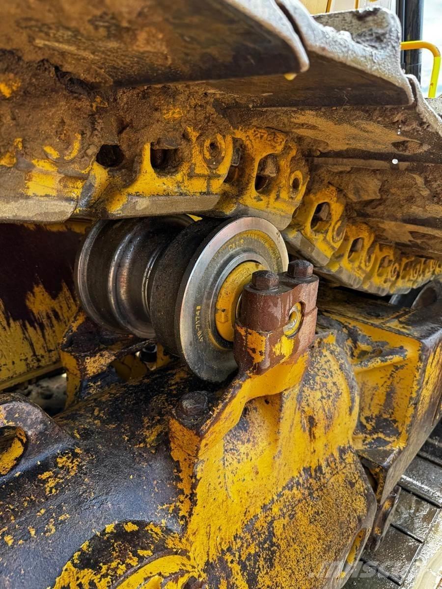 CAT D8T Dozers - Tratores rastos