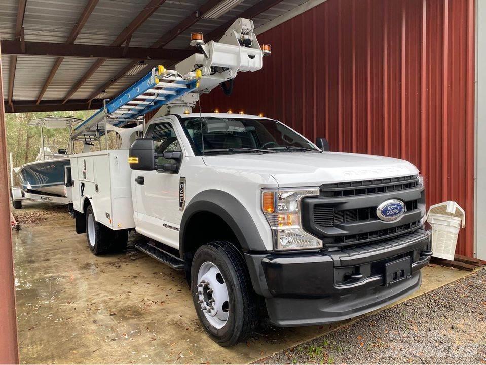 Ford F-450 Plataformas aéreas montadas em camião